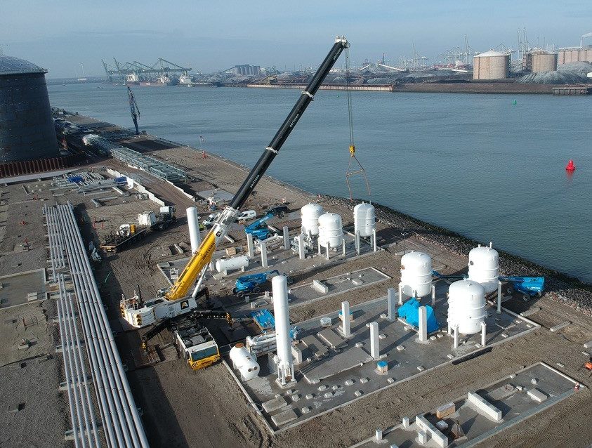 Van greenfield ontwerp tot doorstart na faillissement — volledige technische begeleiding van een 1,3 miljoen m³ brandstofterminal
